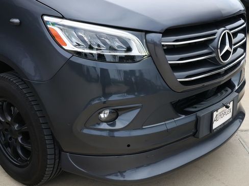 Used 2022 Mercedes-Benz Sprinter 2500 image 47