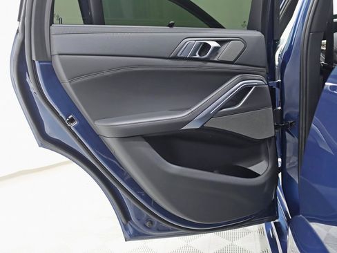 Used 2022 BMW X6 xDrive40i w/ M Sport Package image 37