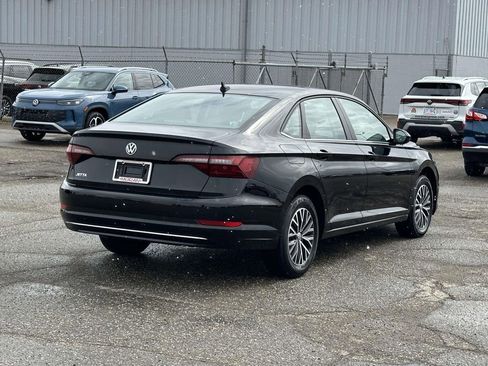 Certified 2021 Volkswagen Jetta SE w/ SE Cold Weather Package image 4