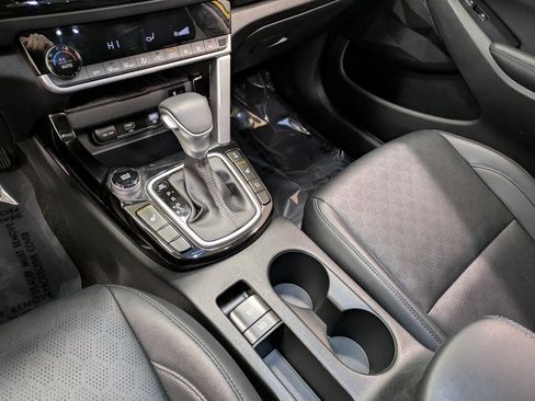 Certified 2022 Kia Seltos SX w/ Sunroof Package image 14