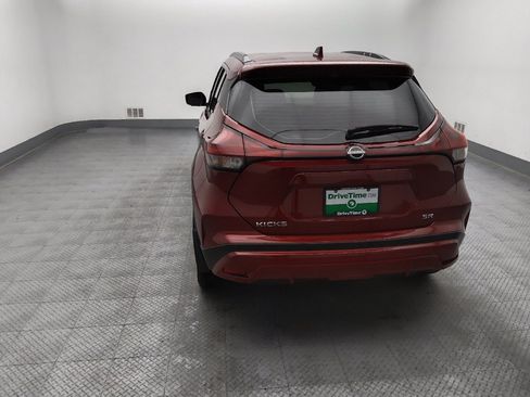 Used 2022 Nissan Kicks SR w/ Interior Electronics Package FWD image 6