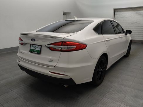 Used 2019 Ford Fusion SE w/ Equipment Group 151A FWD image 9