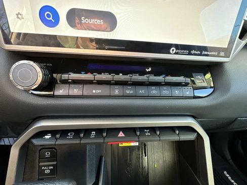 Used 2022 Toyota Tundra Limited w/ TRD Off-Road Package image 19