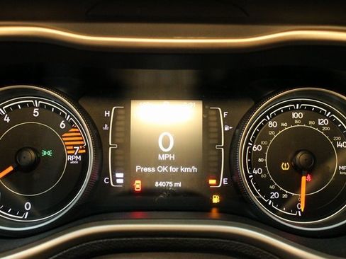 Used 2016 Jeep Cherokee Latitude w/ Cold Weather Group image 22