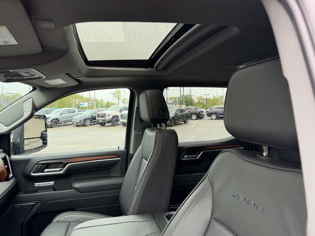 Certified 2025 GMC Sierra 1500 Denali w/ Denali Reserve Package AWD/4WD image 16