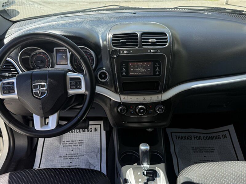 Used 2016 Dodge Journey SXT w/ Premium Group FWD image 8