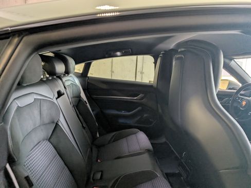 Used 2025 Porsche Taycan image 22