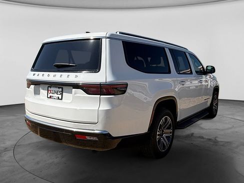 Used 2025 Jeep Wagoneer L Series II AWD/4WD image 9
