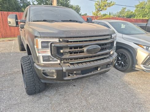 Used 2020 Ford F250 Platinum w/ FX4 Off-Road Package AWD/4WD image 24