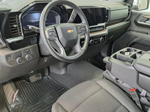 Used 2025 Chevrolet Silverado 1500 LT image 9