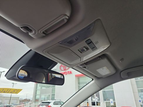 Used 2025 Toyota RAV4 XLE image 30