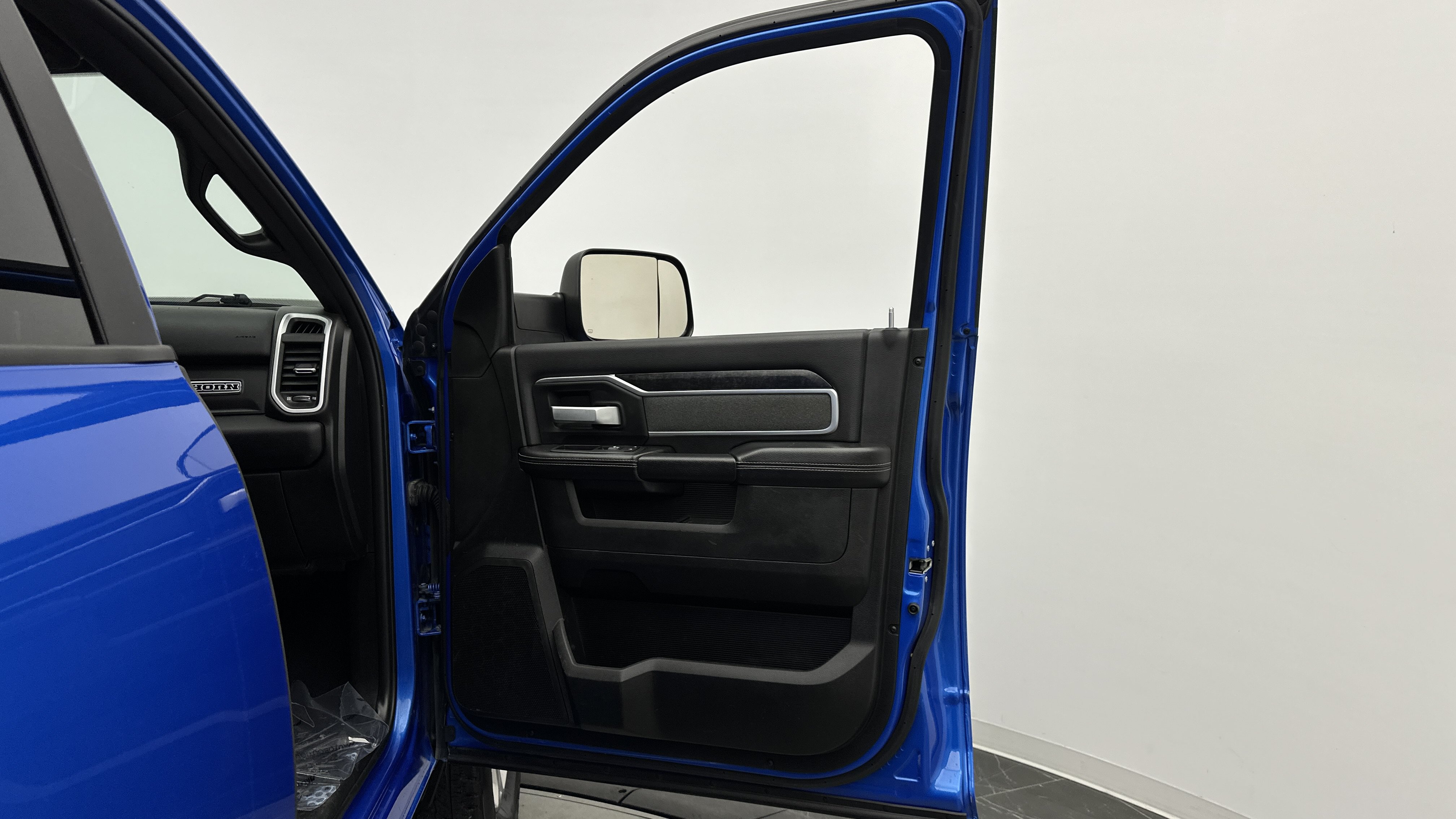 Used 2022 RAM 2500 Big Horn AWD/4WD image 36
