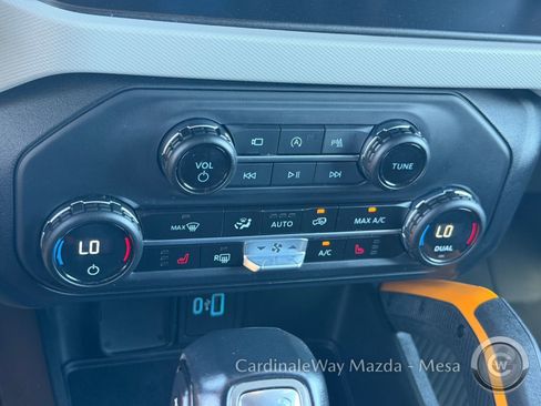 Used 2023 Ford Bronco Badlands image 26