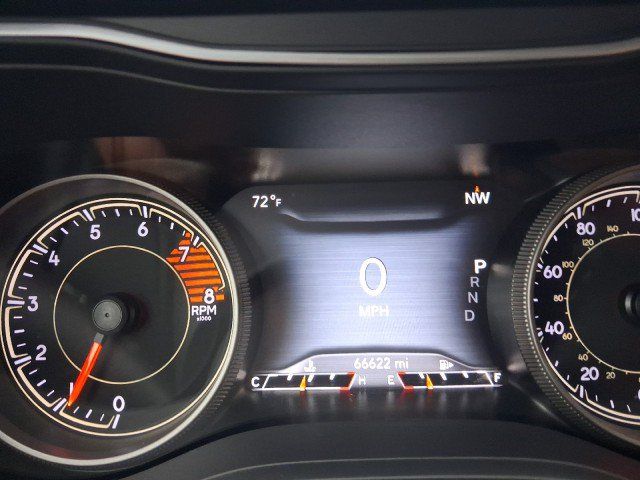 Used 2019 Jeep Cherokee Limited w/ Luxury Group AWD/4WD image 32
