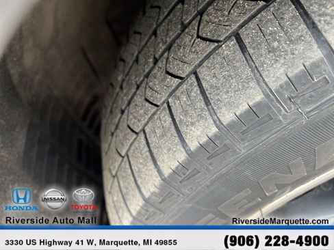 Used 2022 Toyota Highlander XLE image 12