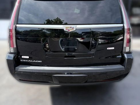 Used 2019 Cadillac Escalade ESV Premium Luxury AWD/4WD image 4
