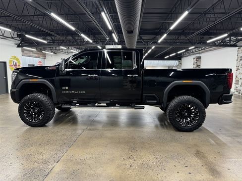 Used 2025 GMC Sierra 3500 Denali w/ Denali Reserve Package AWD/4WD image 4