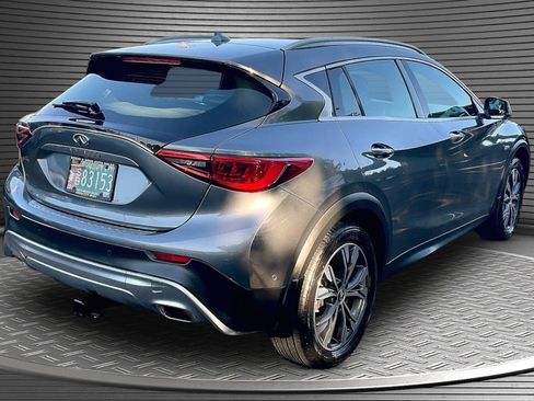 Used 2018 INFINITI QX30 Premium w/ Technology Package AWD/4WD image 6