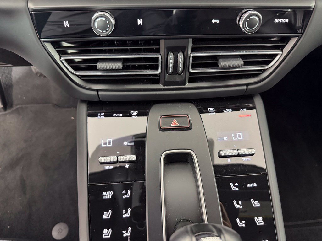 Certified 2025 Porsche Macan S AWD/4WD image 32