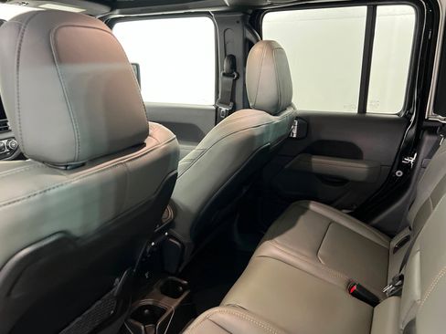 New 2026 Jeep Gladiator Mojave image 19