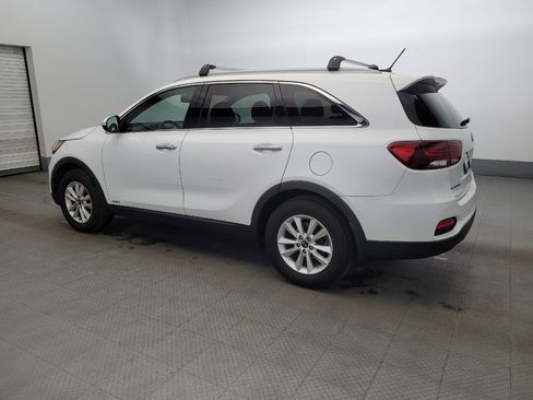 Used 2020 Kia Sorento LX w/ LX I4 Convenience Package image 3