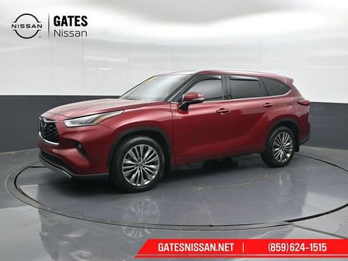 Used 2021 Toyota Highlander Platinum AWD/4WD image 6