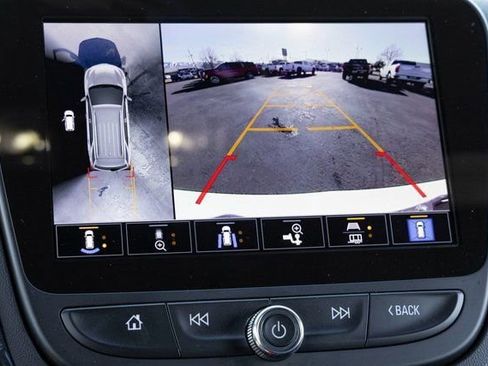 Used 2022 Chevrolet Equinox RS w/ RS Leather Package image 9