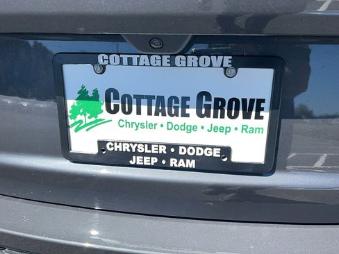 New 2025 Jeep Grand Cherokee L Laredo image 8