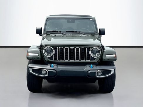 Used 2024 Jeep Wrangler Unlimited Sahara w/ Technology Group AWD/4WD image 2