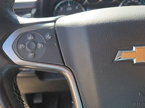 Used 2018 Chevrolet Suburban LT w/ RST Edition image 18