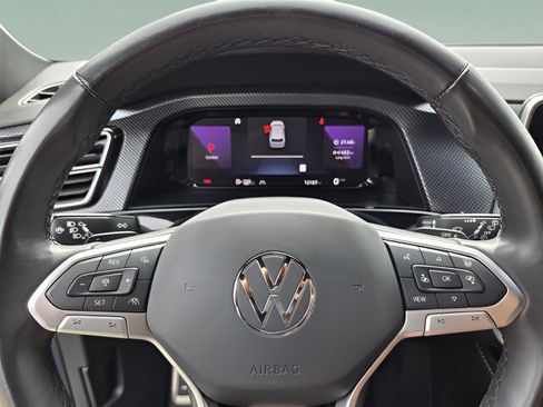 Used 2025 Volkswagen Atlas Cross Sport SEL Premium R-Line image 28