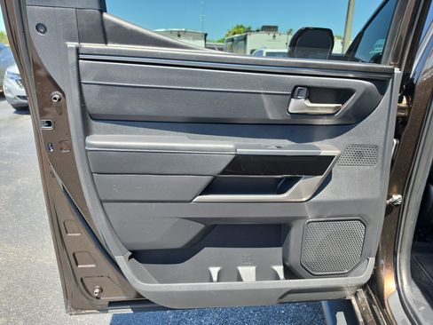 Used 2025 Toyota Tundra Limited AWD/4WD image 13