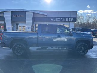 Used 2025 Chevrolet Silverado 2500 LTZ w/ Trail Boss Package video 2