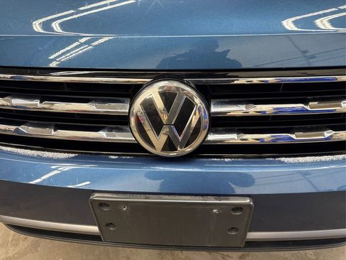 Used 2020 Volkswagen Tiguan SE w/ Panoramic Sunroof Package image 15