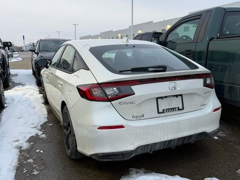 Used 2025 Honda Civic Sport image 2