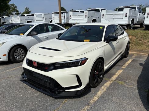 Used 2025 Honda Civic Type R image 3