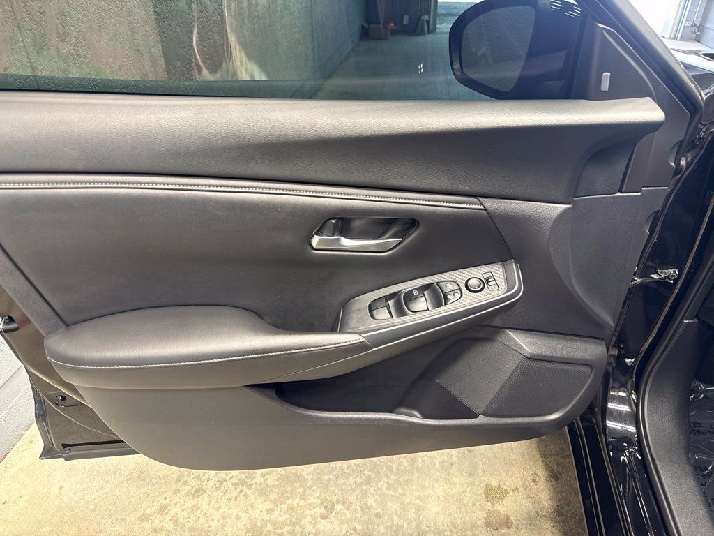 Used 2020 Nissan Sentra SV FWD image 11