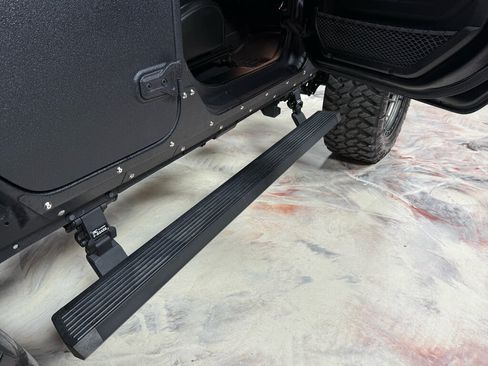 Used 2023 Jeep Wrangler Unlimited Rubicon 392 w/ Xtreme Recon 35" Tire Package AWD/4WD image 25