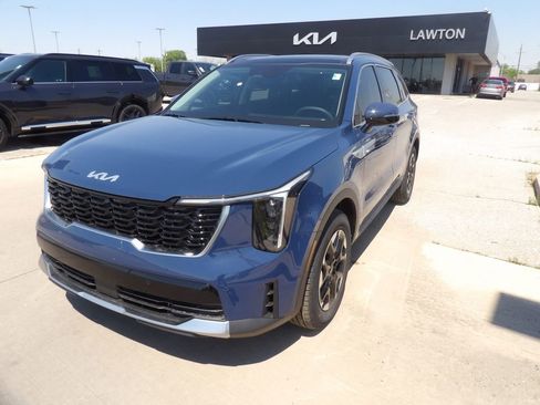 New 2026 Kia Sorento S image 2