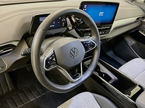 Used 2023 Volkswagen ID.4 Pro image 18