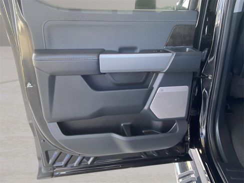 Used 2023 Ford F250 Lariat w/ Sport Appearance Package image 18