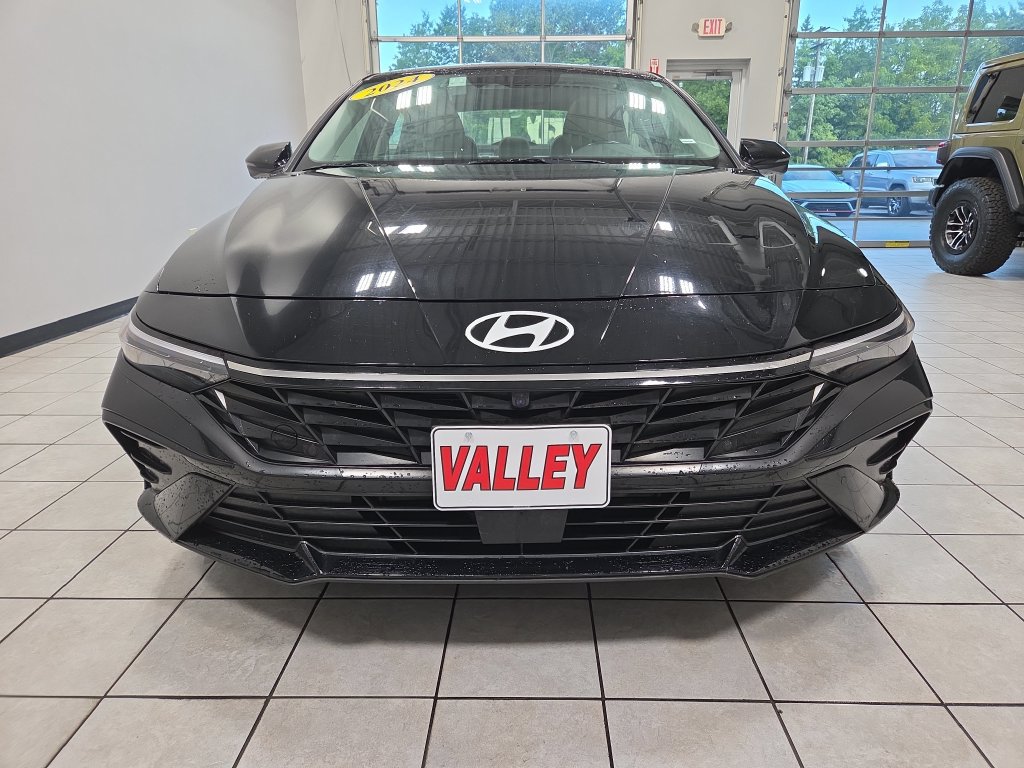 Used 2024 Hyundai Elantra Limited FWD image 7
