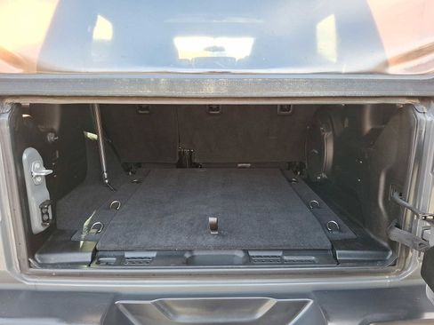 Used 2018 Jeep Wrangler Unlimited Sahara image 23