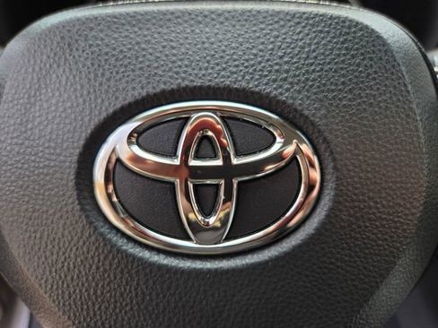 Used 2023 Toyota RAV4 LE AWD/4WD image 30