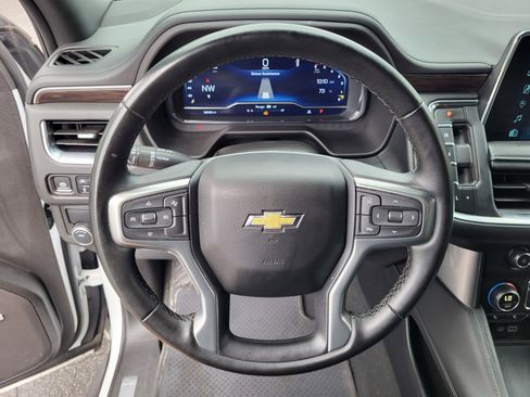 Used 2024 Chevrolet Suburban LT RWD image 26