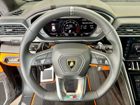Used 2024 Lamborghini Urus S AWD/4WD image 13