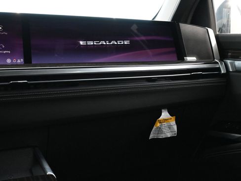 Certified 2025 Cadillac Escalade Premium Luxury w/ Touring Package AWD/4WD image 9