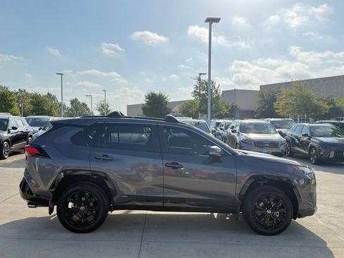 Used 2023 Toyota RAV4 SE AWD/4WD image 5