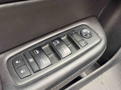 Used 2015 Chrysler 200 S FWD image 11