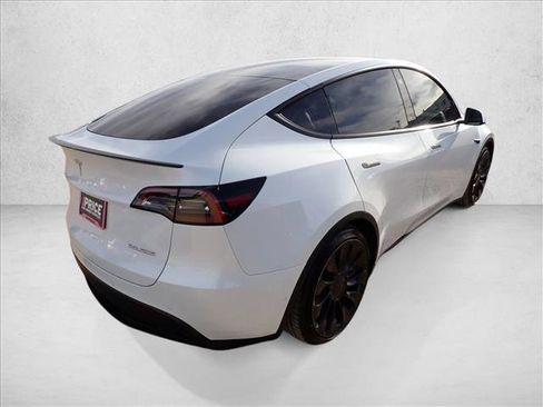 Used 2022 Tesla Model Y Performance image 4